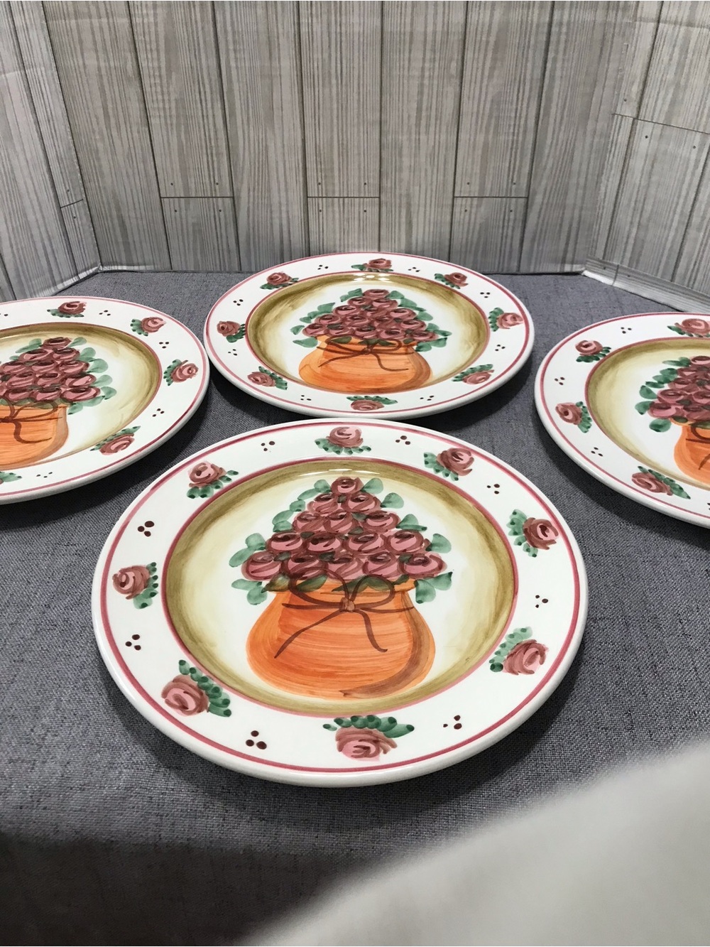 Set of 4 Kitchen & Home Dinner Plates